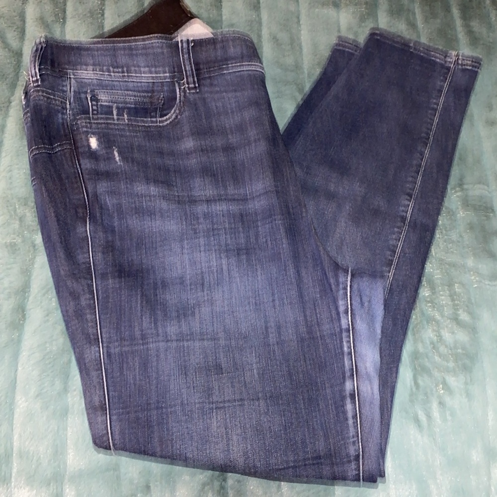 Torrid Bombshell Skinny, Super Soft, Distressed, … - image 2